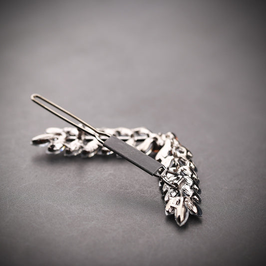 Elegant V-Shaped Crystal Metal Hair Clip – Korean Luxe Broken Hair & Half-Up Hairstyle Accessory