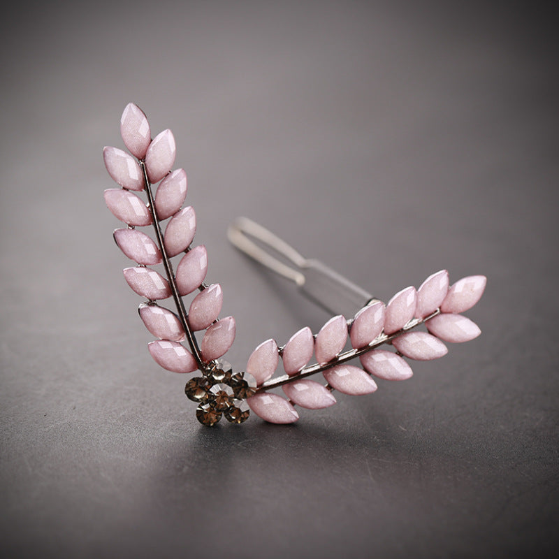 Elegant V-Shaped Crystal Metal Hair Clip – Korean Luxe Broken Hair & Half-Up Hairstyle Accessory