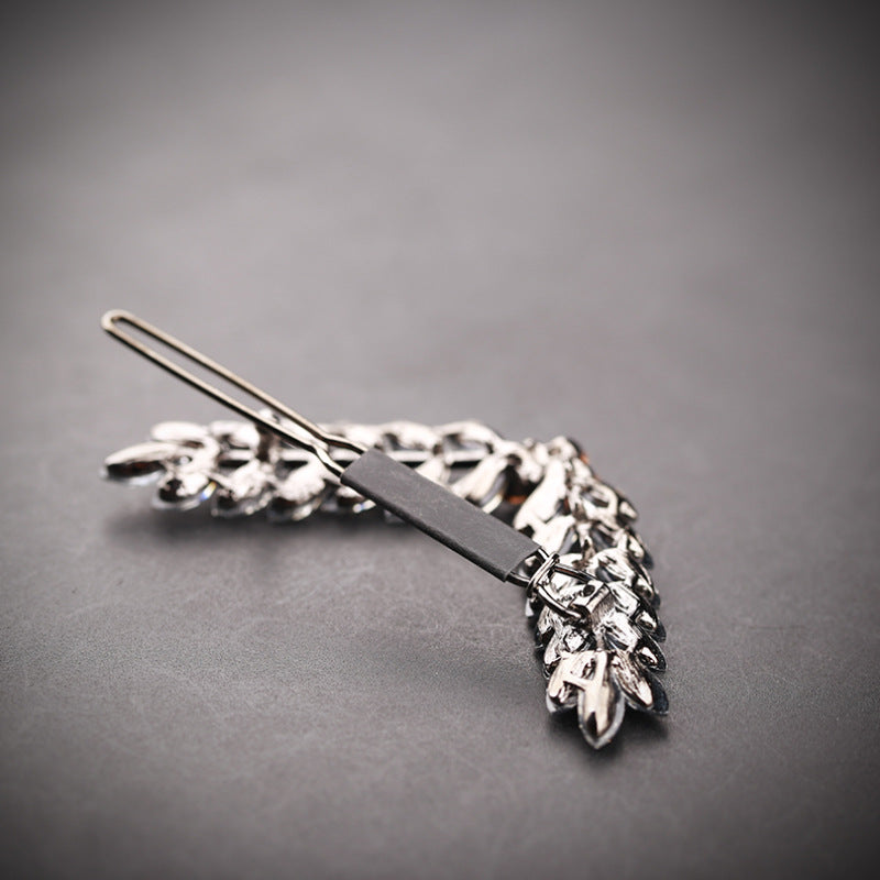 Elegant V-Shaped Crystal Metal Hair Clip – Korean Luxe Broken Hair & Half-Up Hairstyle Accessory