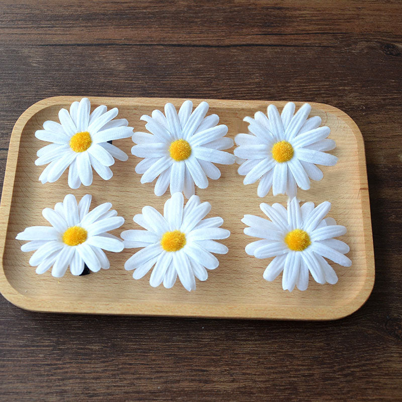 Handmade Daisy Flower Hair Clip – Soft Fabric Duckbill Clip for Women