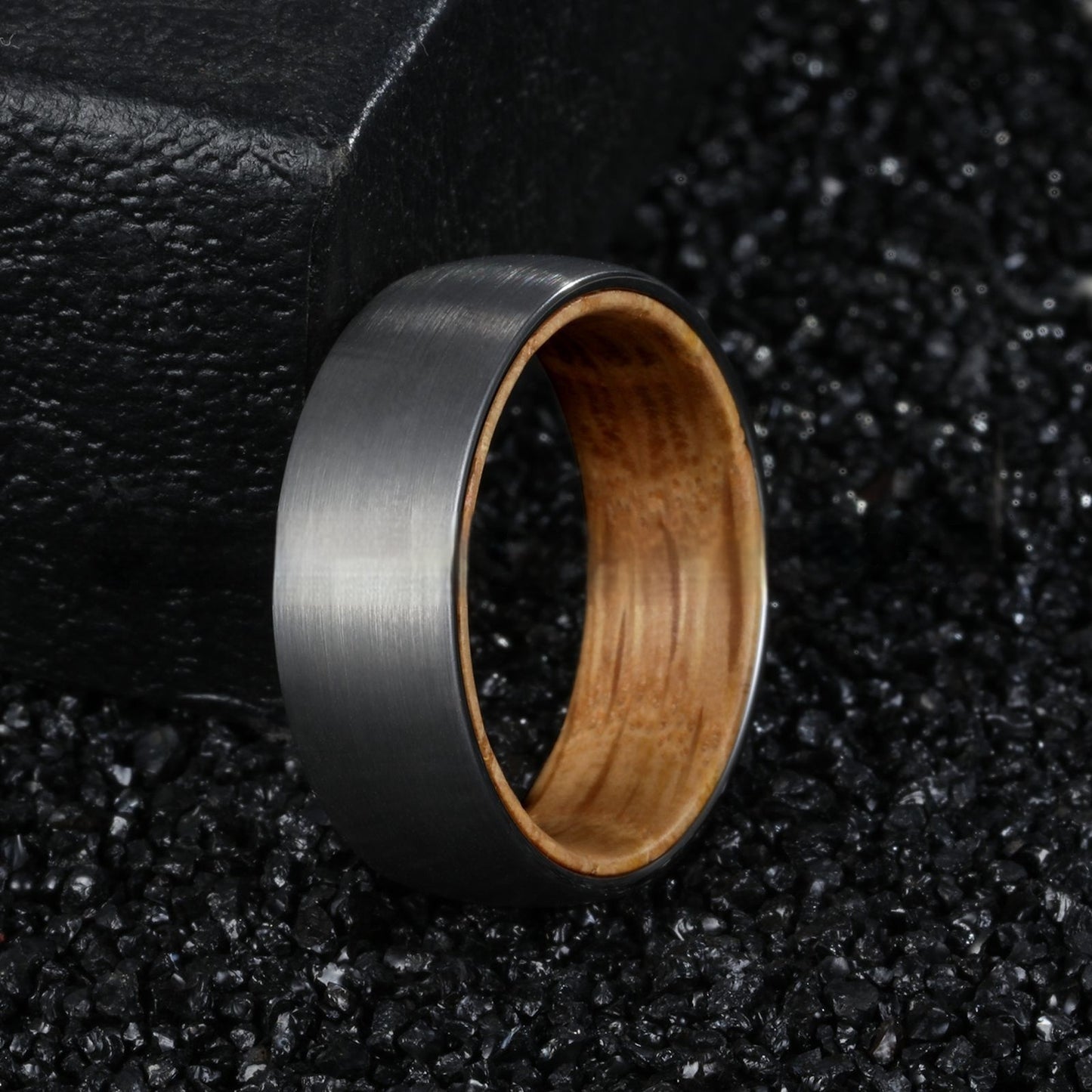 Silver Tungsten Ring with Natural Wood Inlay – Men’s Classic Barrel Band