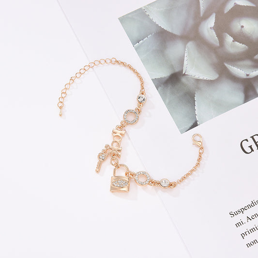 Elegant Adjustable Gold Charm Bracelet – Fashionable Women’s Jewelry